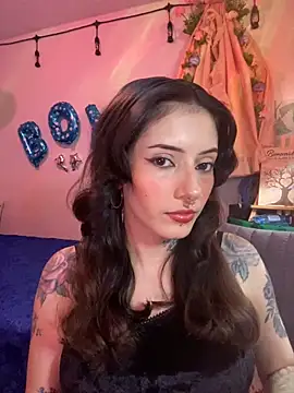 LiliJones  online show from April 2026 07:18:02 PM