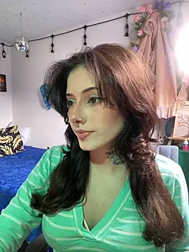 Snapshot of LiliJones_ chatting on April 2026 05:58:01 PM LiliJones online show from April 2026 05:58:01 PM