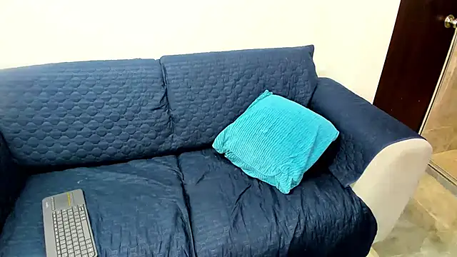 Luna Dumont online show from February 2025 06:01:02 PM