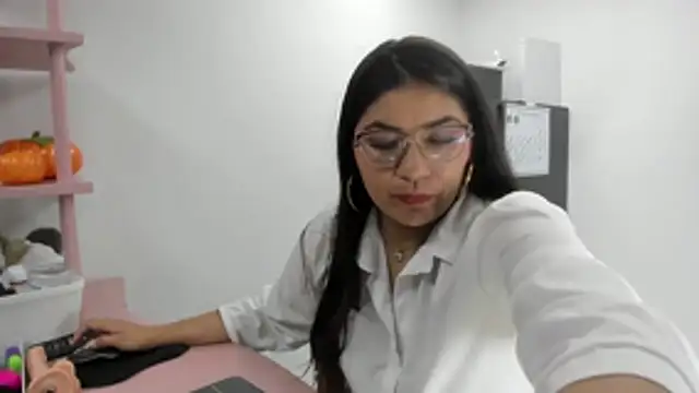 Luna Dumont online show from October 2025 11:10:01 AM