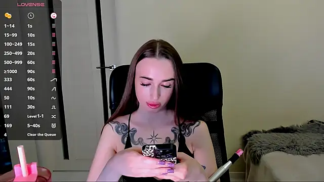 Kimmberr online show from January 2026 02:27:02 AM