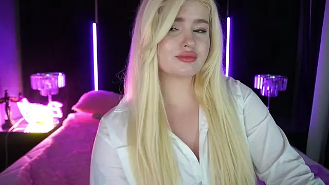 Snapshot of CocoSecretss chatting on December 2024 10:44:02 AM CocoSecretss online show from December 2024 10:44:02 AM