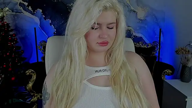 Snapshot of CocoSecretss chatting on December 2024 07:56:02 AM CocoSecretss online show from December 2024 07:56:02 AM