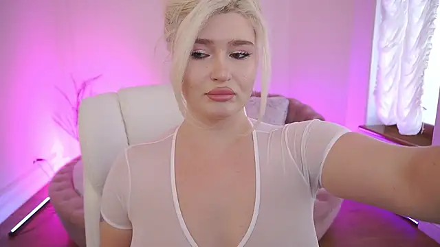 Snapshot of CocoSecretss chatting on December 2025 08:29:02 AM CocoSecretss online show from December 2025 08:29:02 AM