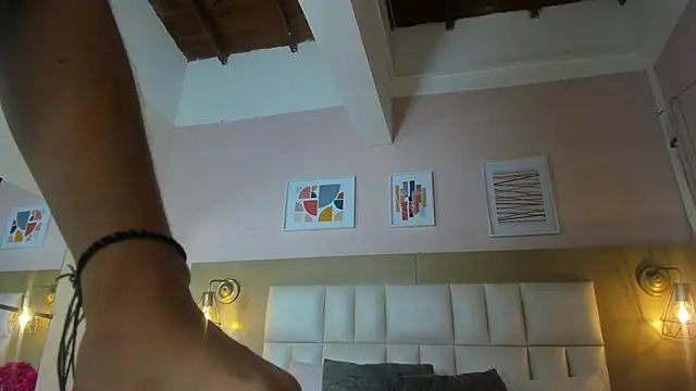 Dollar-girl online show from March 2025 11:41:01 AM