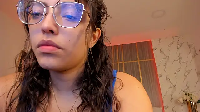 Snapshot of Dollar-girl chatting on March 2026 01:40:02 PM Dollar-girl online show from March 2026 01:40:02 PM