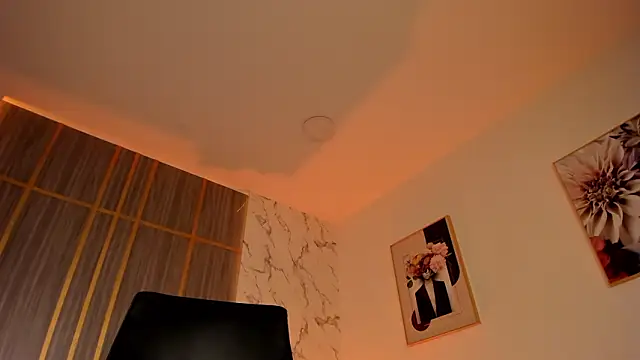 Snapshot of Dollar-girl chatting on March 2026 06:34:01 PM Dollar-girl online show from March 2026 06:34:01 PM