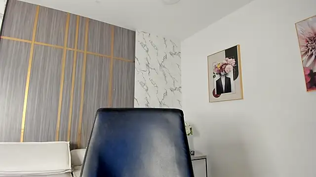 Snapshot of Dollar-girl chatting on April 2026 01:42:02 PM Dollar-girl online show from April 2026 01:42:02 PM