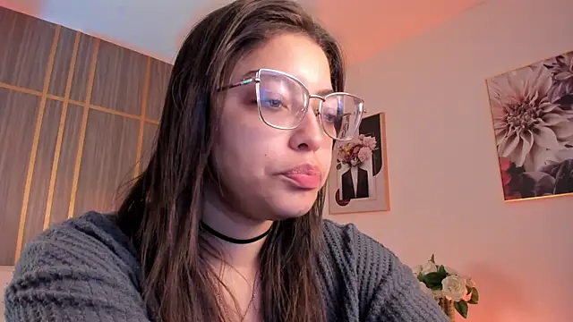 Snapshot of Dollar-girl chatting on April 2026 02:00:02 PM Dollar-girl online show from April 2026 02:00:02 PM