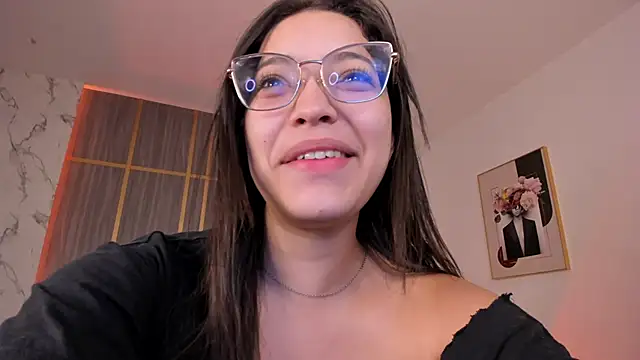 Snapshot of Dollar-girl chatting on April 2026 01:04:02 PM Dollar-girl online show from April 2026 01:04:02 PM