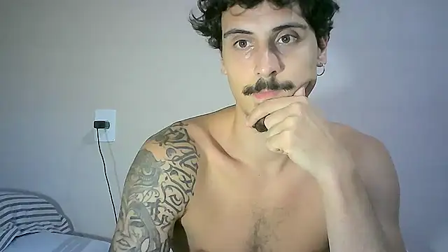 Snapshot of milkoffe chatting on December 2024 09:50:01 PM milkoffe online show from December 2024 09:50:01 PM