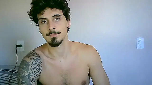 Snapshot of milkoffe chatting on December 2024 05:37:02 PM milkoffe online show from December 2024 05:37:02 PM