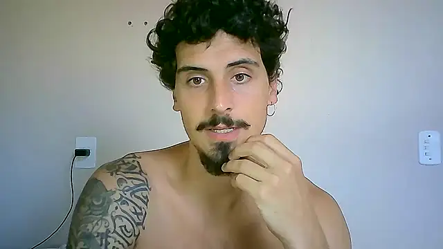 Snapshot of milkoffe chatting on January 2025 05:27:02 PM milkoffe online show from January 2025 05:27:02 PM