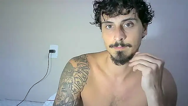 Snapshot of milkoffe chatting on January 2025 11:02:02 PM milkoffe online show from January 2025 11:02:02 PM