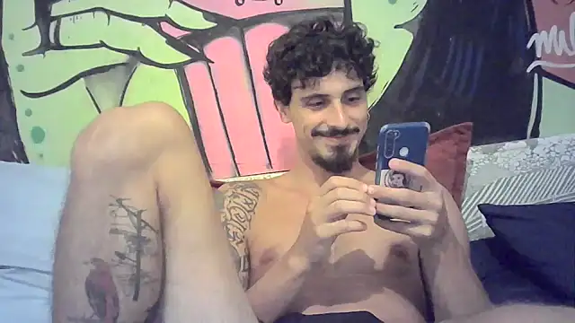 Snapshot of milkoffe chatting on February 2025 10:43:02 PM milkoffe online show from February 2025 10:43:02 PM