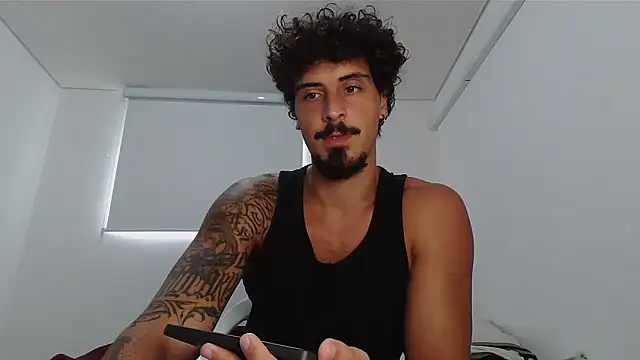 Snapshot of milkoffe chatting on February 2026 12:34:01 PM milkoffe online show from February 2026 12:34:01 PM