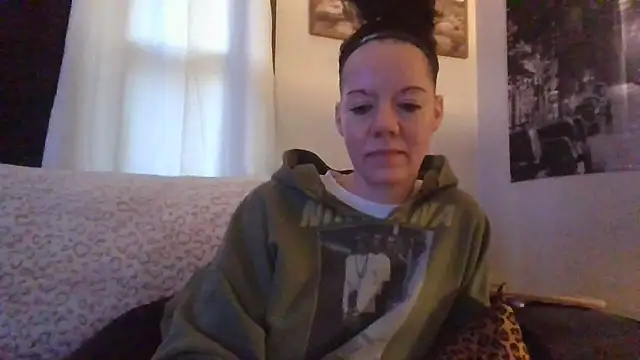 SidneyRaee online show from November 2025 03:14:02 PM