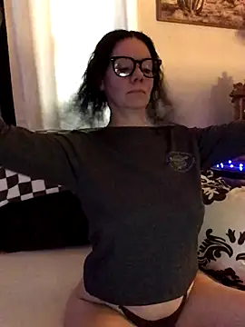 SidneyRaee online show from December 2025 04:16:01 PM