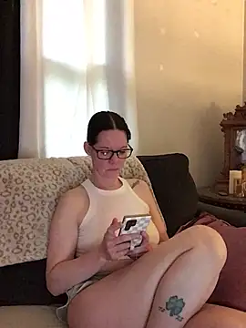 SidneyRaee online show from May 2026 03:52:02 PM