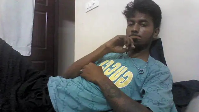 Snapshot of just_fucks chatting on September 2025 01:15:02 PM just fucks online show from September 2025 01:15:02 PM