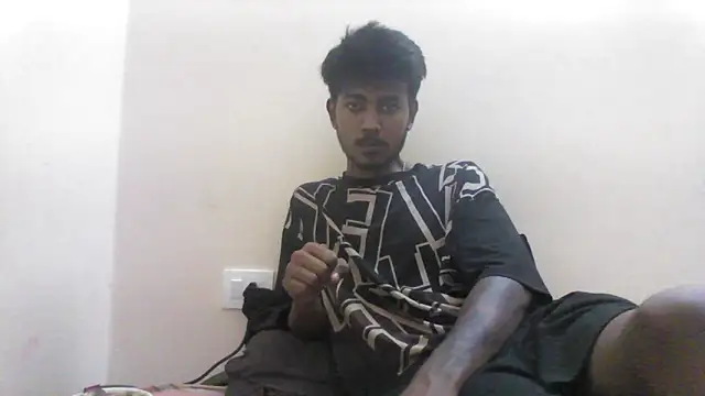 Snapshot of just_fucks chatting on October 2025 07:00:01 PM just fucks online show from October 2025 07:00:01 PM