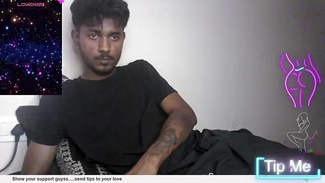 Snapshot of just_fucks chatting on October 2025 07:21:02 PM just fucks online show from October 2025 07:21:02 PM