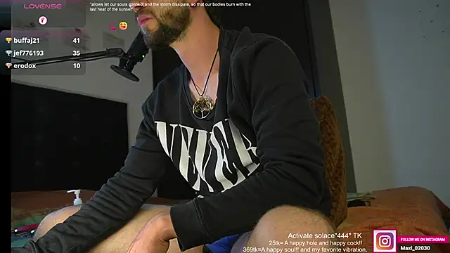 Snapshot of just_maxii chatting on March 2025 01:43:01 AM just maxii online show from March 2025 01:43:01 AM