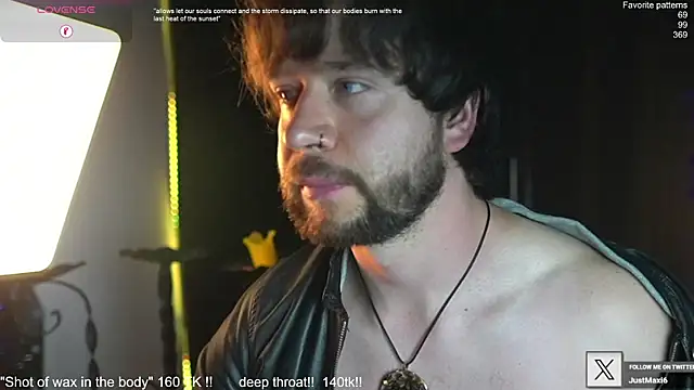 Snapshot of just_maxii chatting on November 2025 11:37:02 PM just maxii online show from November 2025 11:37:02 PM