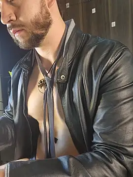 Snapshot of just_maxii chatting on November 2025 11:21:02 PM just maxii online show from November 2025 11:21:02 PM