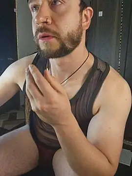 Snapshot of just_maxii chatting on November 2025 10:43:01 PM just maxii online show from November 2025 10:43:01 PM