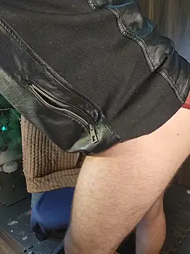 Snapshot of just_maxii chatting on December 2025 12:15:01 AM just maxii online show from December 2025 12:15:01 AM