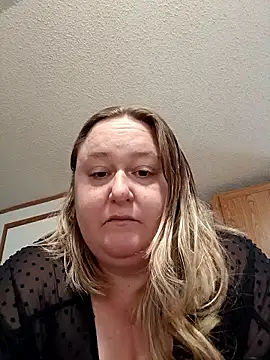 Snapshot of blissful_vixen chatting on December 2025 03:10:01 PM blissful vixen online show from December 2025 03:10:01 PM