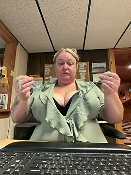 Snapshot of blissful_vixen chatting on May 2026 03:09:02 PM blissful vixen online show from May 2026 03:09:02 PM