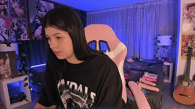 Snapshot of LanaKyutt chatting on January 2025 01:00:02 AM LanaKyutt online show from January 2025 01:00:02 AM