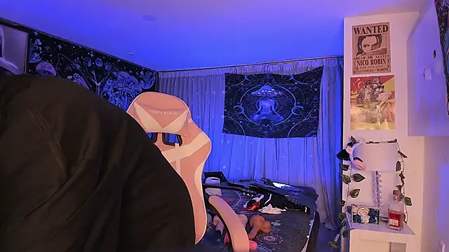 Snapshot of LanaKyutt chatting on February 2025 07:55:01 AM LanaKyutt online show from February 2025 07:55:01 AM