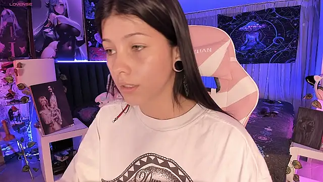 Snapshot of LanaKyutt chatting on March 2025 05:58:02 AM LanaKyutt online show from March 2025 05:58:02 AM