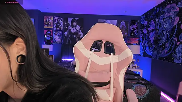 Snapshot of LanaKyutt chatting on September 2025 10:13:01 PM LanaKyutt online show from September 2025 10:13:01 PM