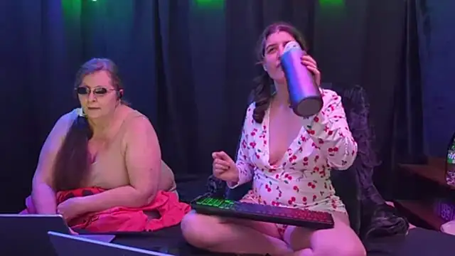 Snapshot of Sexy_Mama-69 chatting on March 2025 09:00:02 PM Sexy Mama-69 online show from March 2025 09:00:02 PM