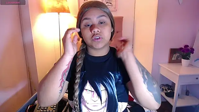 Nahom1  online show from December 2025 08:17:01 PM