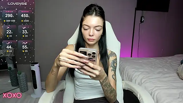 Snapshot of Mariella_Adamss chatting on October 2025 01:31:01 PM Mariella Adamss online show from October 2025 01:31:01 PM