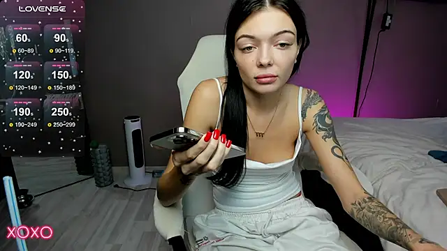 Snapshot of Mariella_Adamss chatting on October 2025 01:03:02 PM Mariella Adamss online show from October 2025 01:03:02 PM