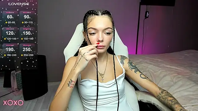 Snapshot of Mariella_Adamss chatting on October 2025 11:14:02 AM Mariella Adamss online show from October 2025 11:14:02 AM