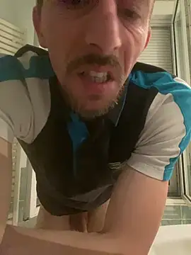 Maxthekid online show from April 2026 02:51:02 AM