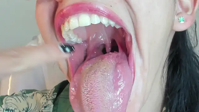 Snapshot of Katty_mouth chatting on November 2025 08:40:02 PM Katty mouth online show from November 2025 08:40:02 PM