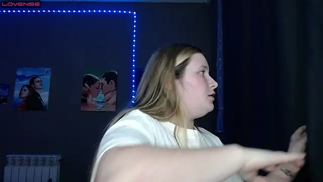 Light Luna online show from October 2025 01:42:02 PM