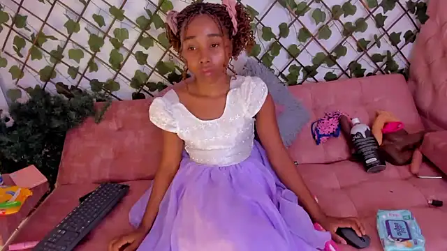 Snapshot of kimmysantoo chatting on October 2025 01:37:02 AM kimmysantoo online show from October 2025 01:37:02 AM