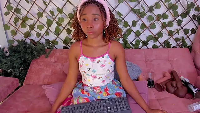 Snapshot of kimmysantoo chatting on October 2025 04:56:02 AM kimmysantoo online show from October 2025 04:56:02 AM