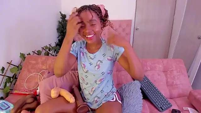 Snapshot of kimmysantoo chatting on November 2025 11:20:02 AM kimmysantoo online show from November 2025 11:20:02 AM