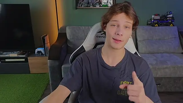 Snapshot of TeddyLiLboy chatting on October 2025 11:29:01 AM TeddyLiLboy online show from October 2025 11:29:01 AM