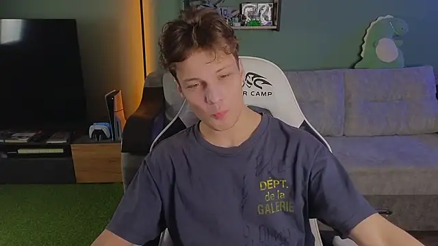 Snapshot of TeddyLiLboy chatting on November 2025 01:55:02 PM TeddyLiLboy online show from November 2025 01:55:02 PM